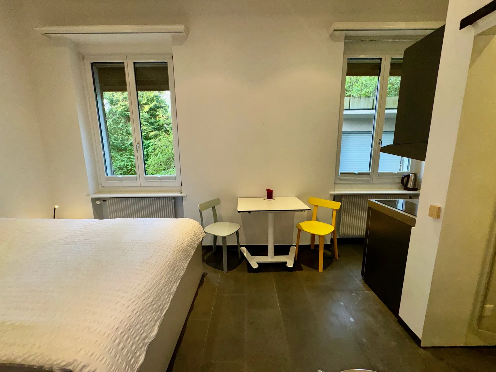 Arbeitsbereich – 1-Zimmer Wohnung West im Hochparterre