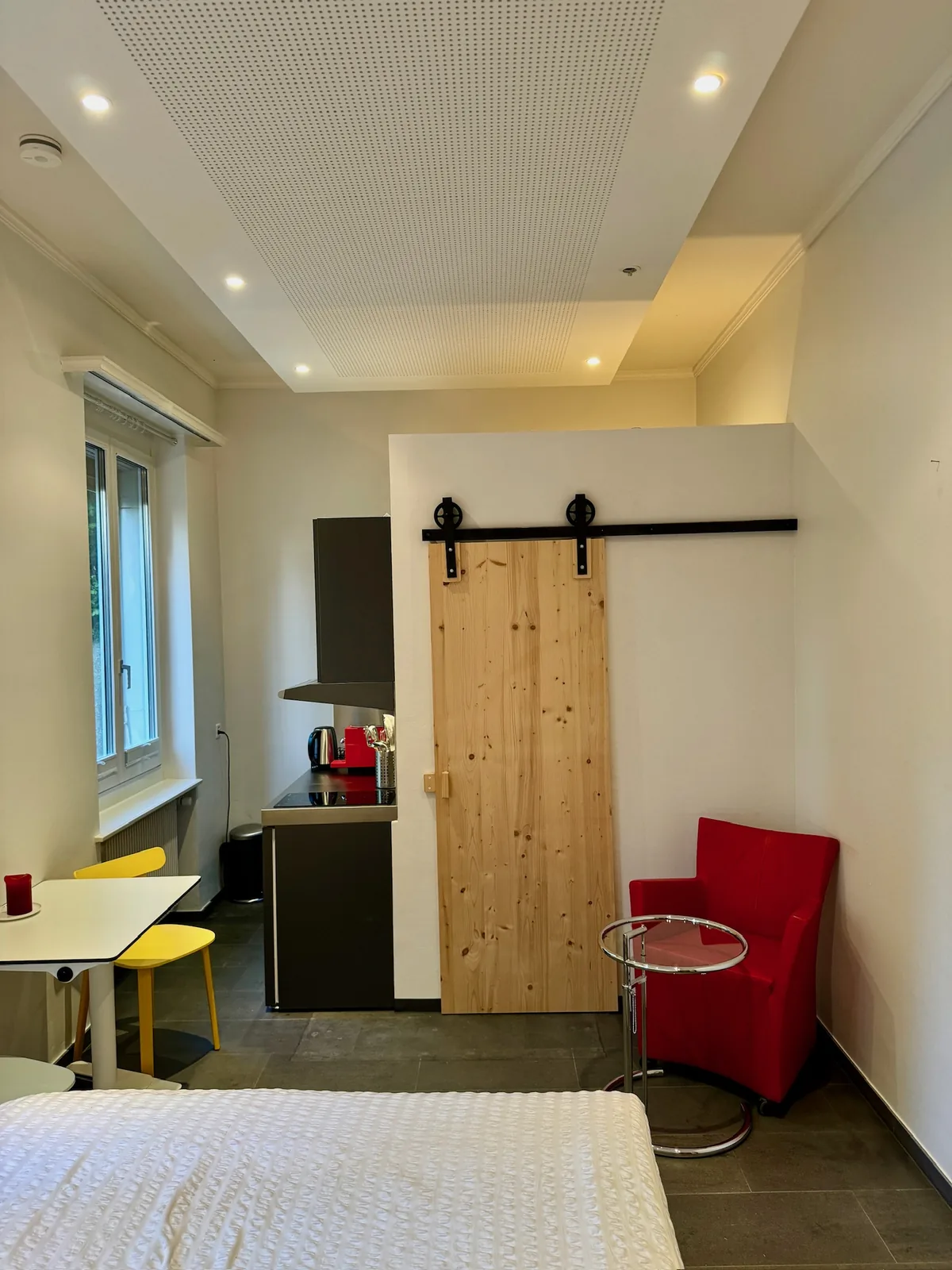 Garderobenbereich – 1-Zimmer Wohnung West im Hochparterre