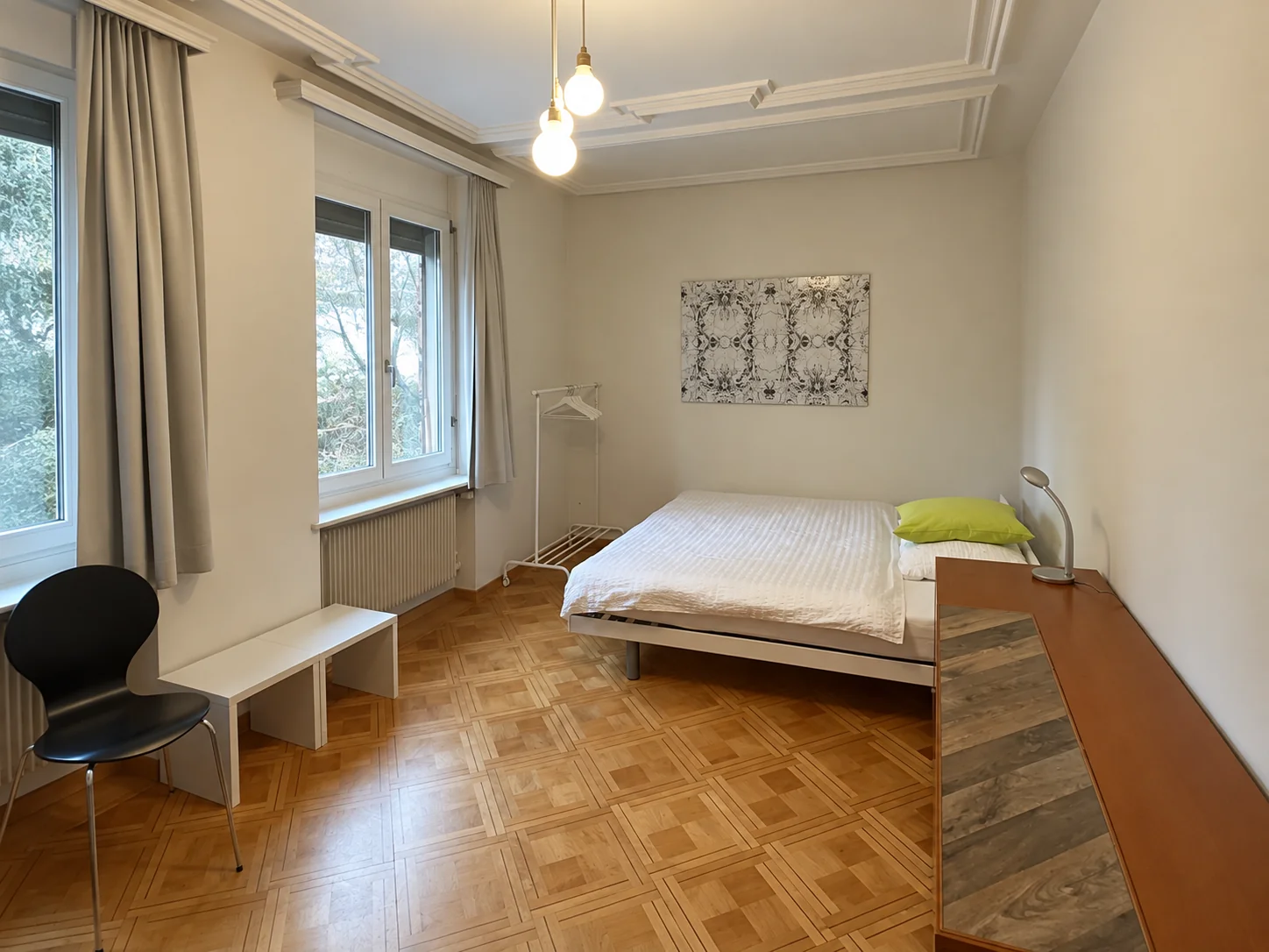 Schlafzimmer West – Tageslicht – 6-Zimmer Wohnung im 2. OG (DG)