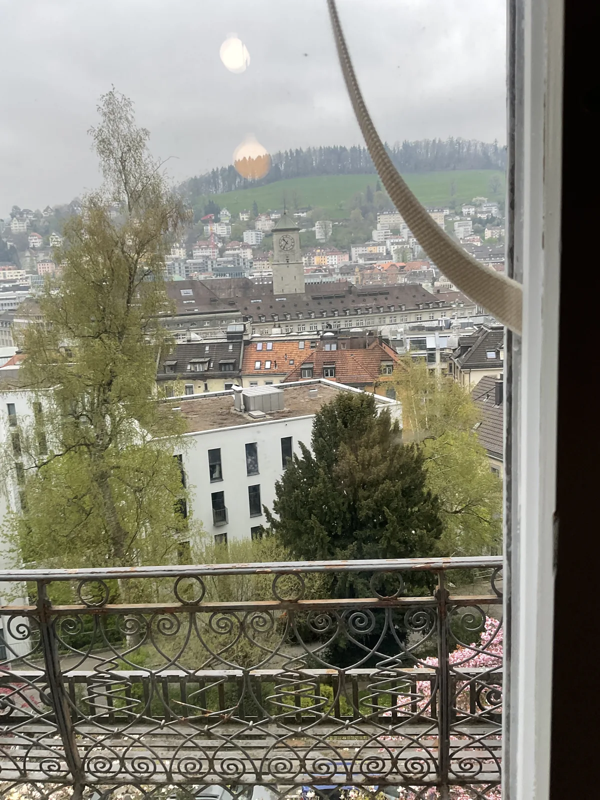 Balkonzimmer Süd – Ausblick – 6-Zimmer Wohnung im 2. OG (DG)